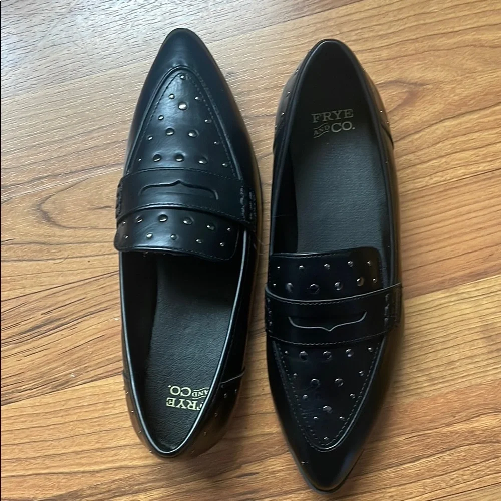 FRYE AND CO. Women's Black Studded Flats Size 6.5